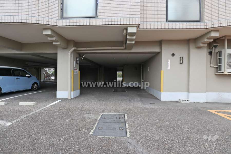 駐車場出入り口