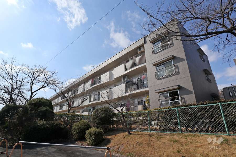 本地ヶ原住宅1号棟の外観(南東側から）