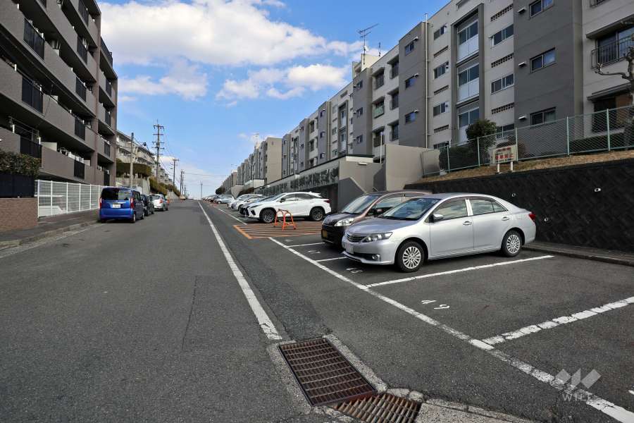 敷地内駐車場（屋外平面式）