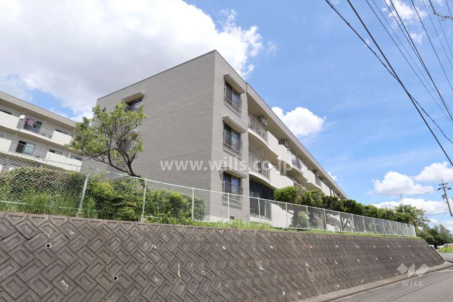 本地ヶ原住宅4号棟の外観（南西側から）