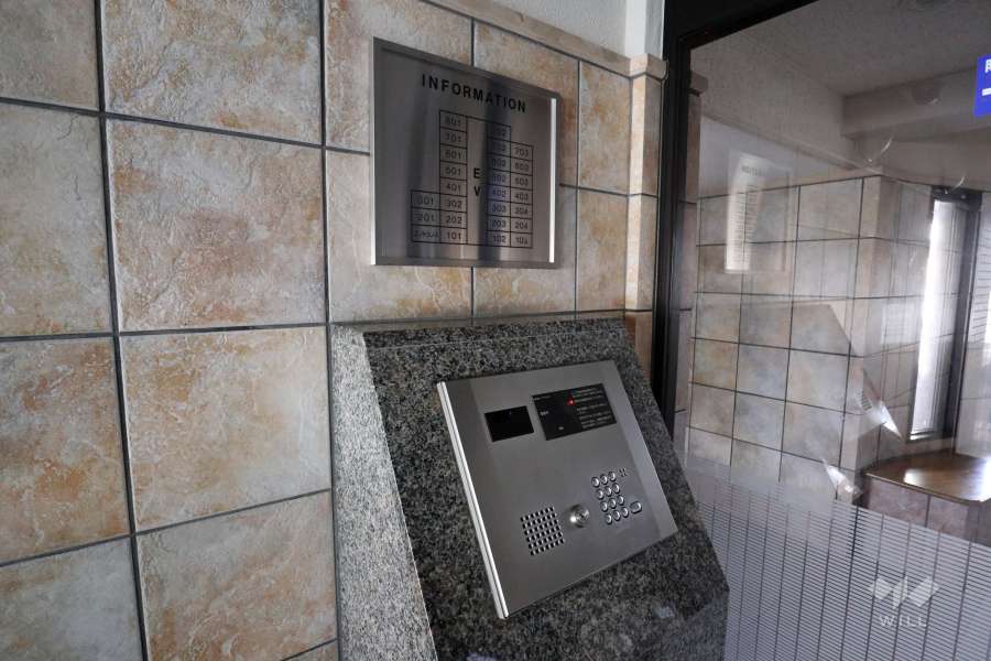 オートロックの操作盤、案内板