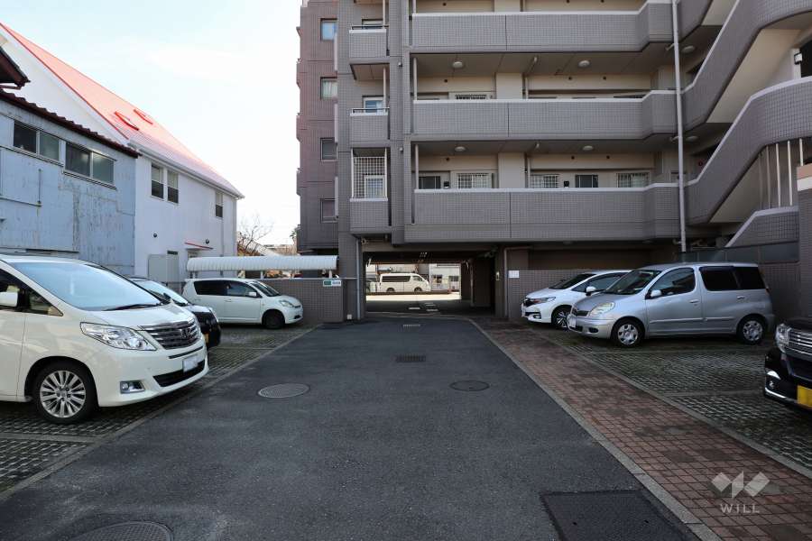 敷地内駐車場（屋外平面式、屋内平面式）