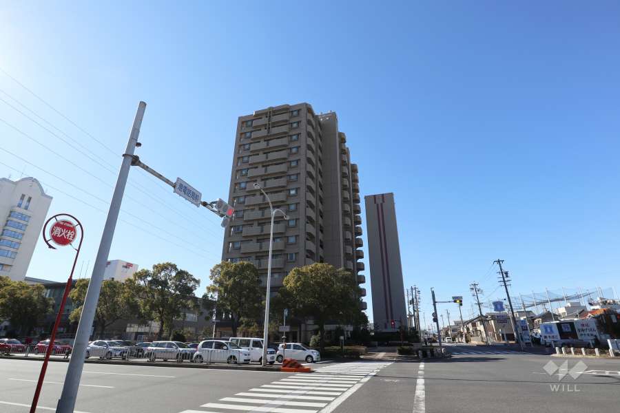 ライオンズマンション港栄の外観（北東側から）