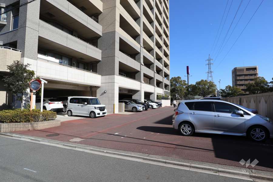 駐車場の出入り口・敷地内駐車場（屋外平面式、屋内平面式）