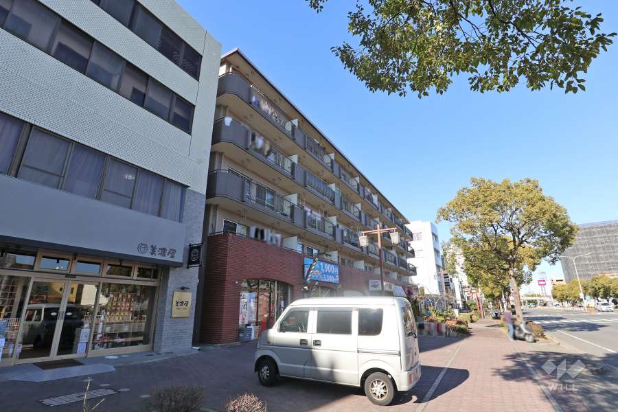 宝マリーンハイツA棟の外観（南東側から）