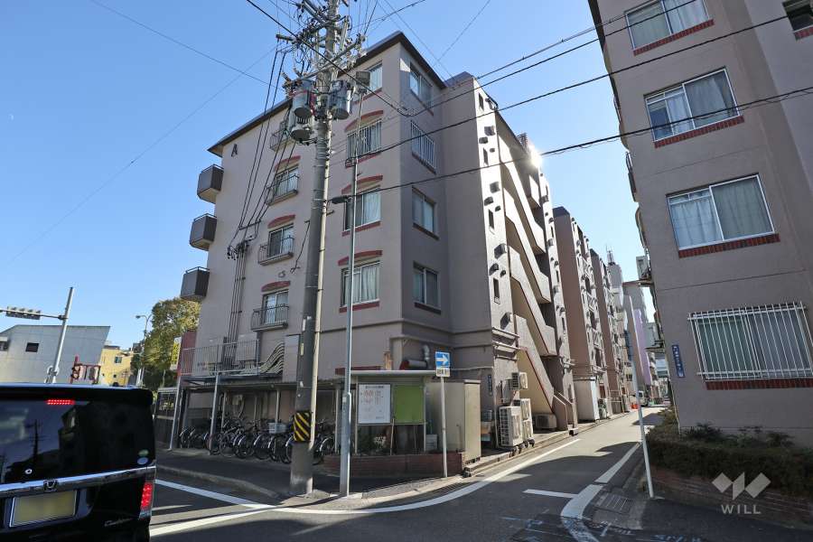 宝マリーンハイツA棟の外観（北西側から）