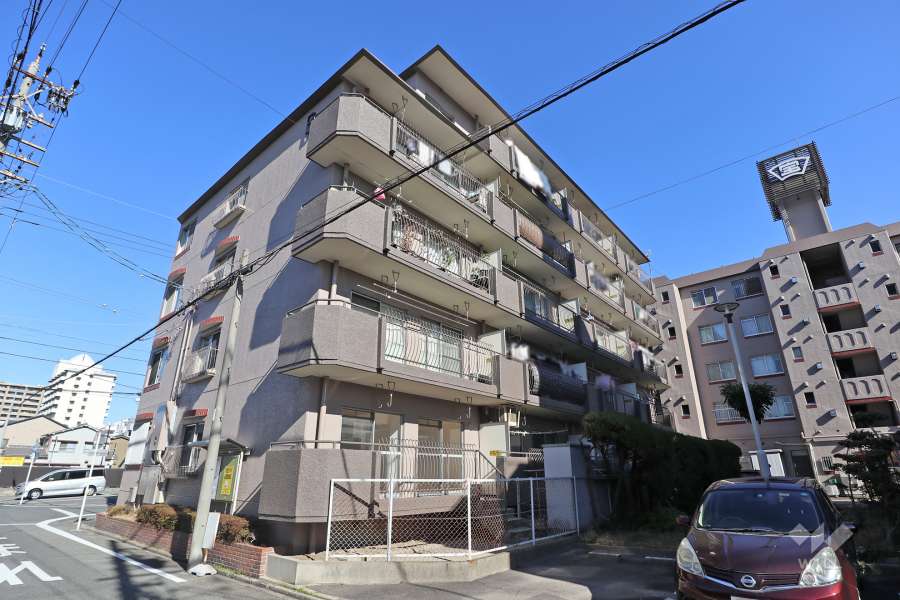 宝マリーンハイツB棟の外観（南西側から）