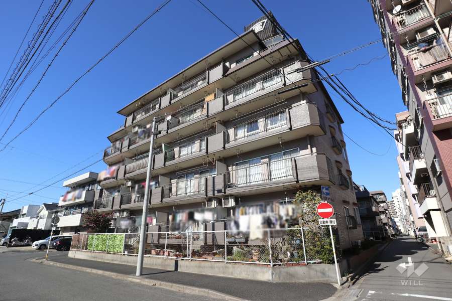 宝マリーンハイツE棟の外観（南東側から）