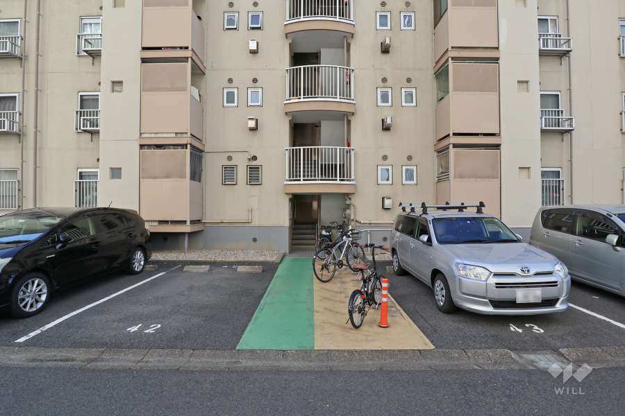 敷地入り口