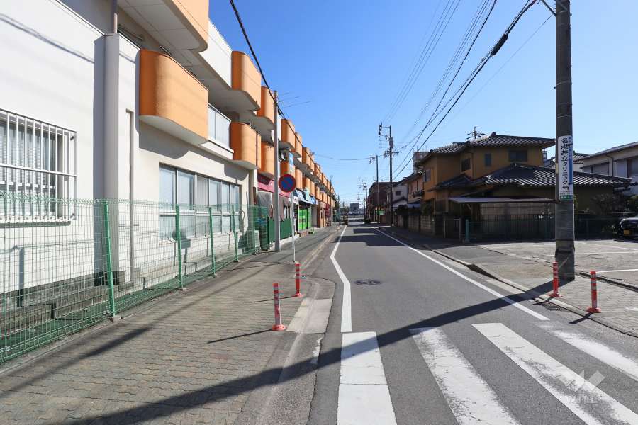 敷地南側の前面道路