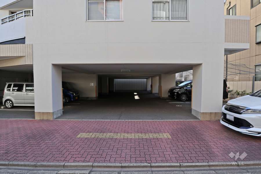 駐車場出入口