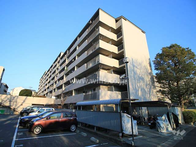 千里ヶ丘マンションA棟の外観（南東側から）