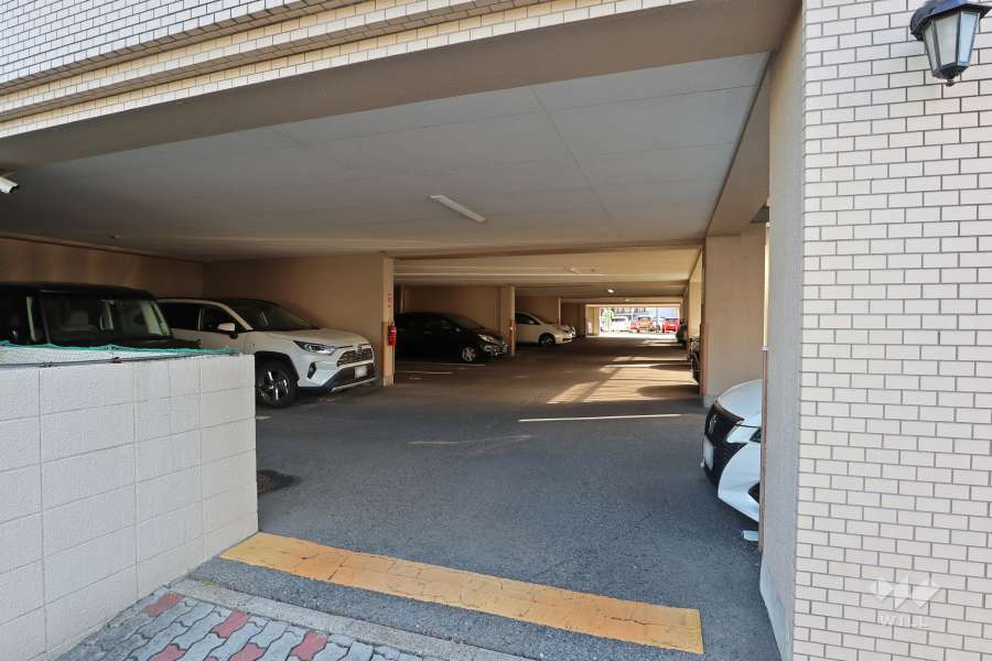 敷地内駐車場（屋内平面式）