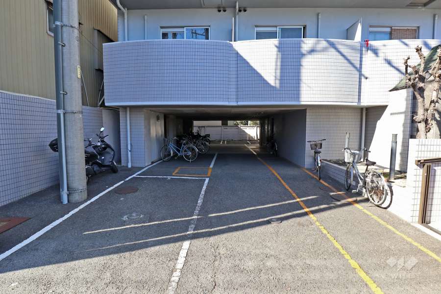 敷地内駐車場（屋外平面式）