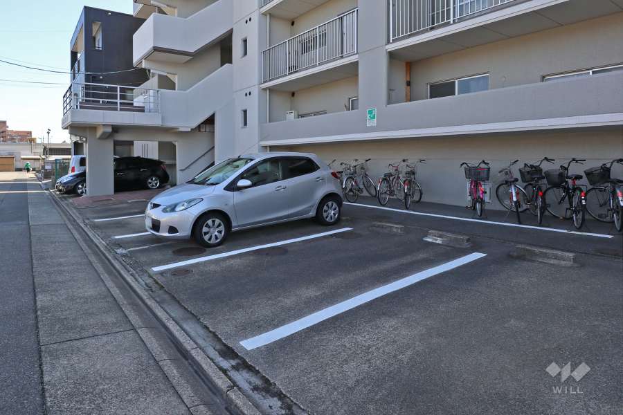 敷地内駐車場（屋外平面式）
