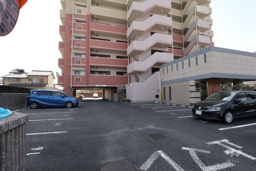 駐車場の出入り口・敷地内駐車場（屋外平面式、屋内平面式）