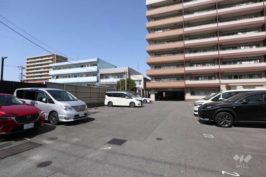 敷地内駐車場（屋外平面式、屋内平面式）