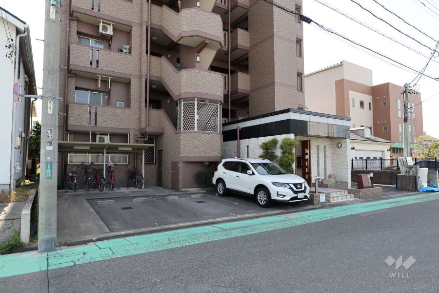 敷地内駐車場（屋外平面式）