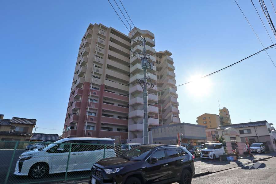 宝マンション港西の外観（北側から）