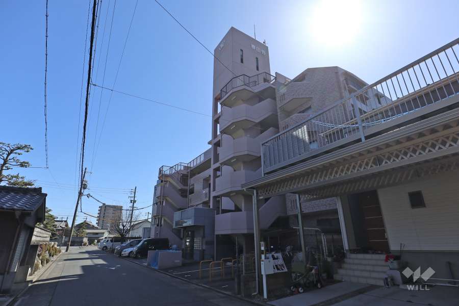 宝マンション春田野の外観（北西側から）