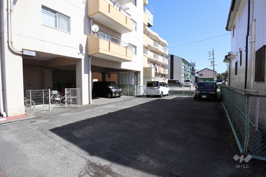 敷地内駐車場（屋内平面式、屋外平面式）