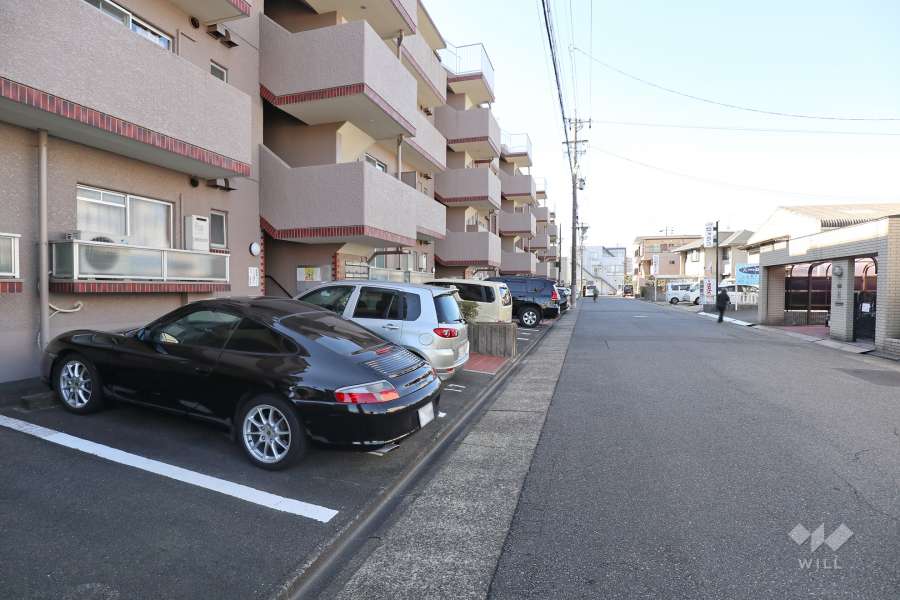 敷地内駐車場（屋外平面式）