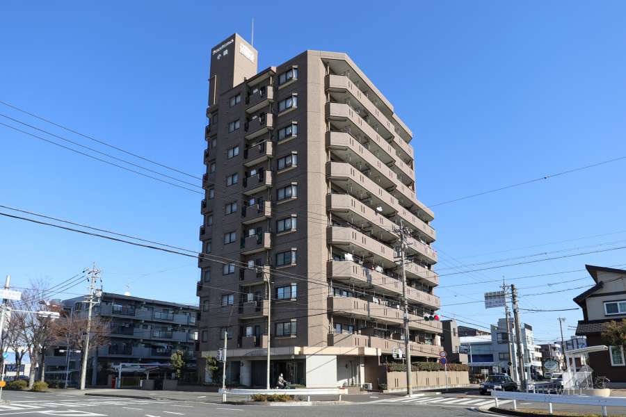 ライオンズマンション小碓の外観（南西側から）