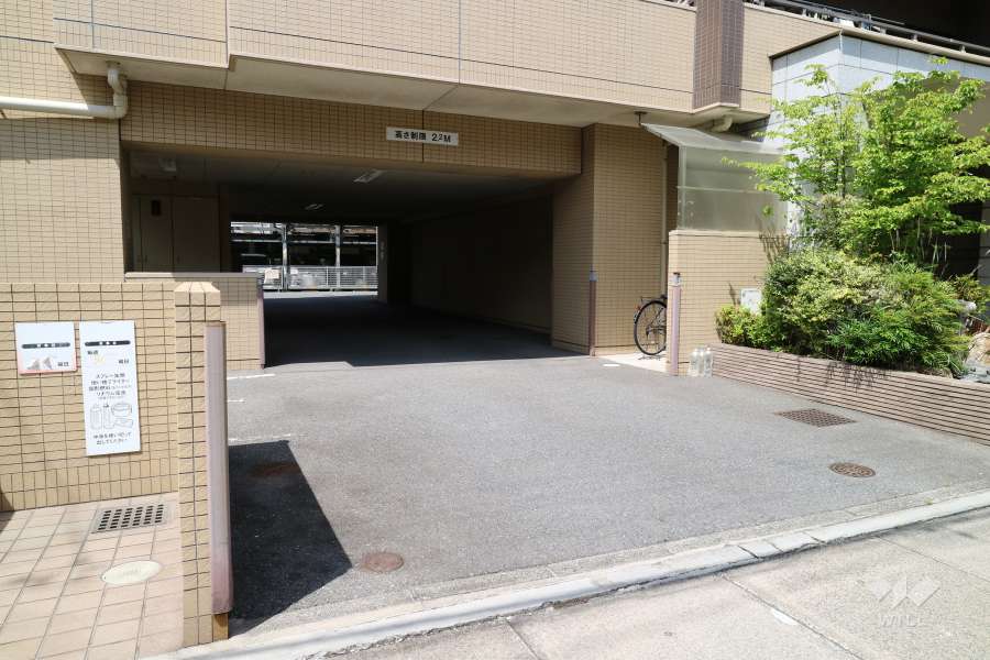 駐車場の出入口