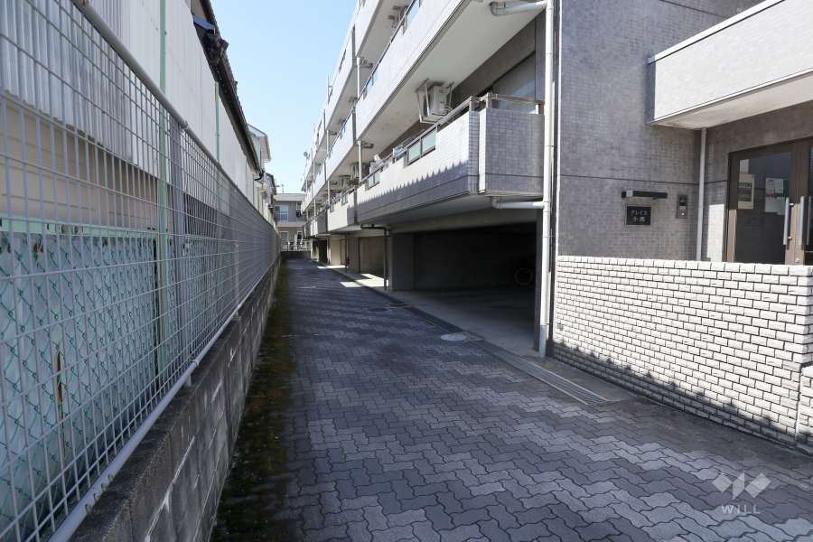 敷地内駐車場（屋内平面式）