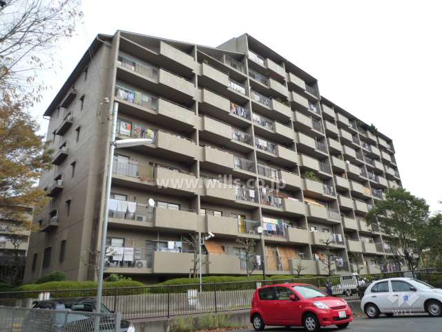 ハイクレスト千里Ａ棟の外観（西側から）