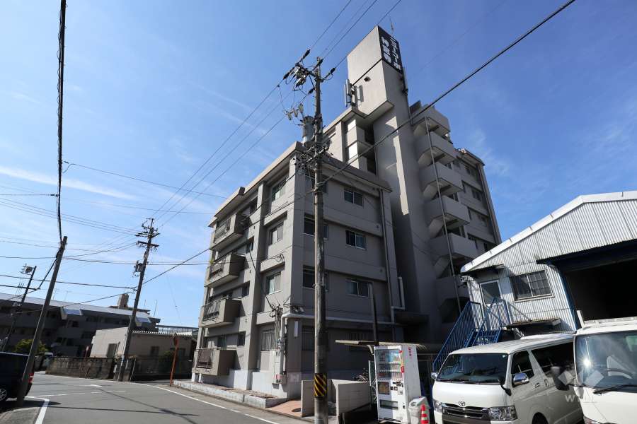 ニューコーポ神宮寺の外観（北東側から）