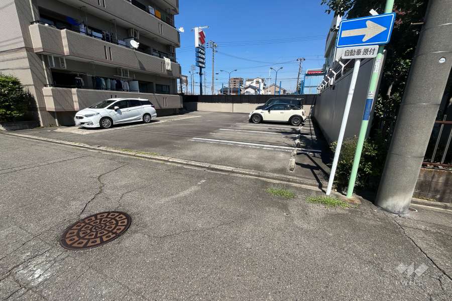 駐車場の出入口