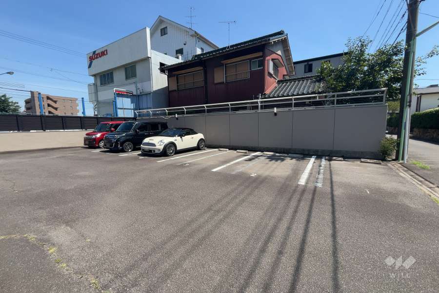 敷地内駐車場（屋外平面式）