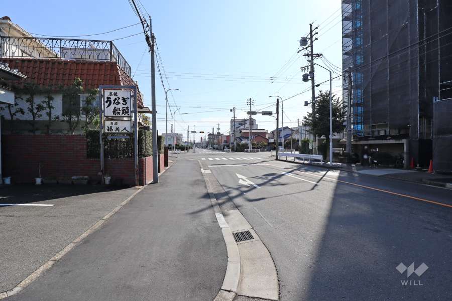 敷地北側の前面道路