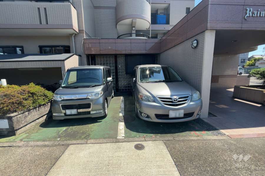 敷地内駐車場（屋外平面式）