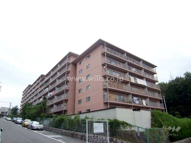 北摂マンションの外観（東側から）