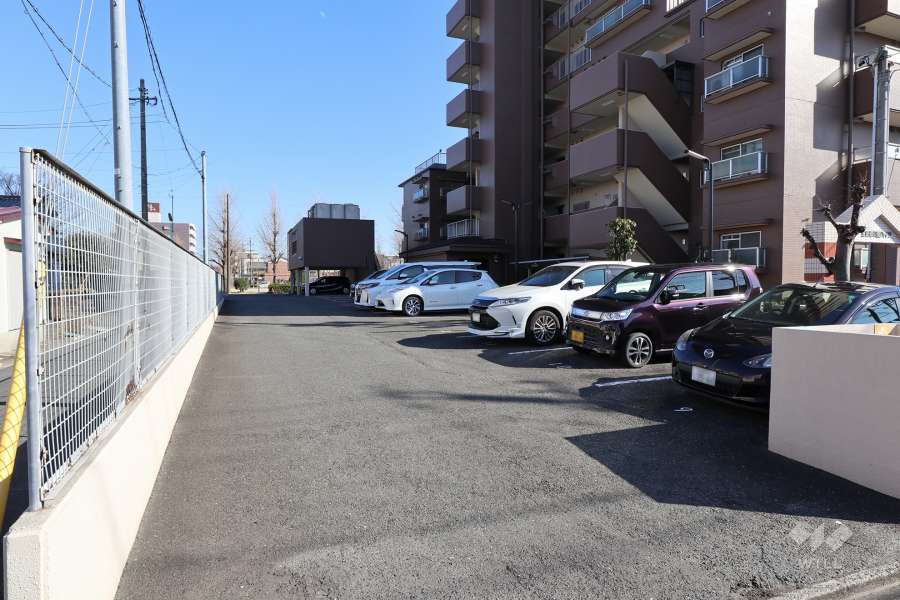 駐車場出入り口・敷地内駐車場（屋外平面式）