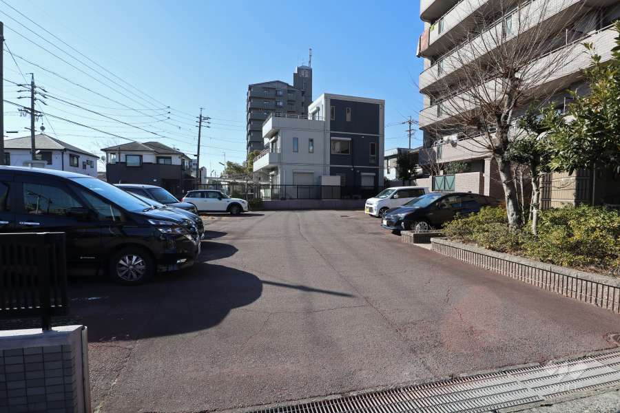 駐車場の出入り口・敷地内駐車場（屋外平面式）