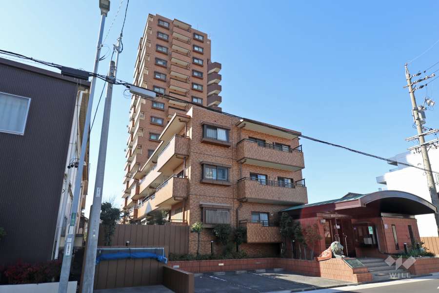 ライオンズマンション正徳町の外観（南東側から）