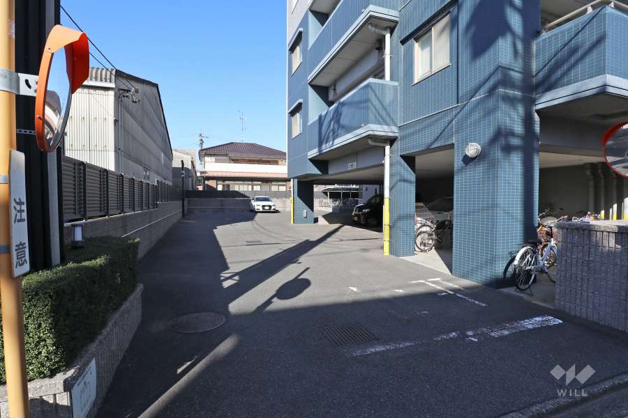 駐車場の出入り口・敷地内駐車場（屋外平面式、屋内平面式）