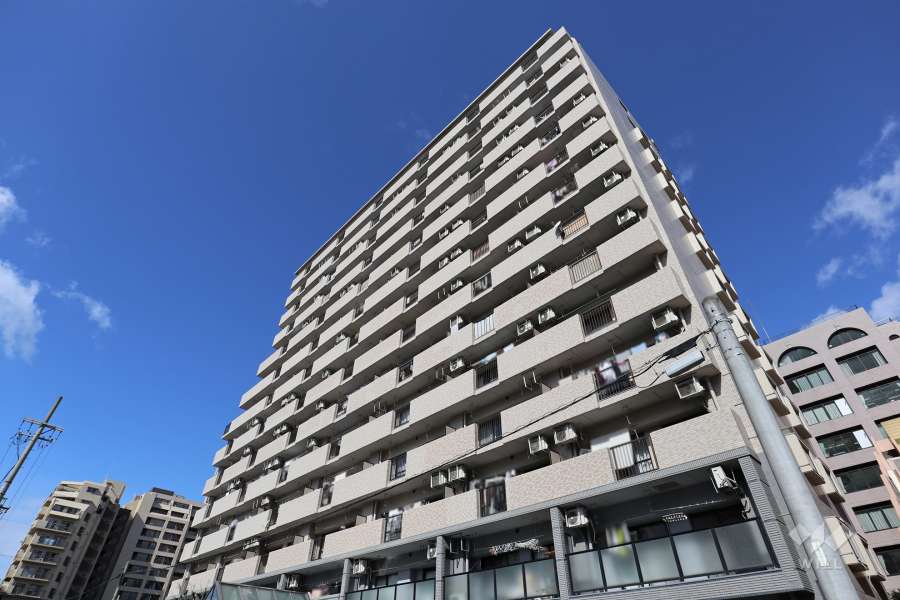 丸美ロイヤル港の外観（南東側から）