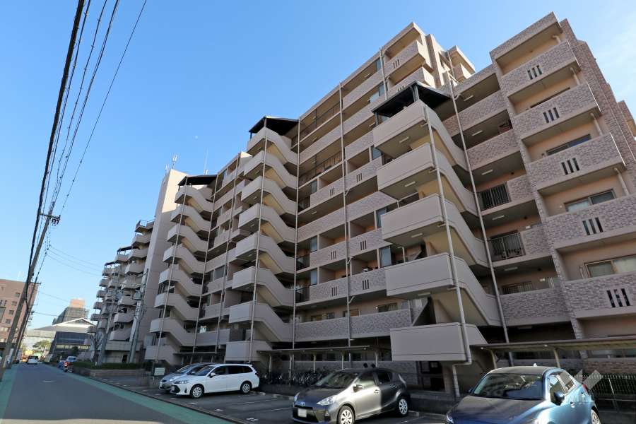 宝マンション川間町スクエアの外観（北西側から）