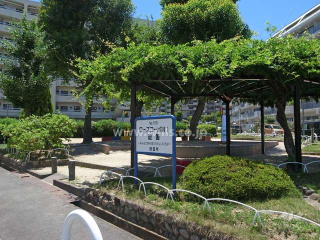 敷地に隣接する『ローズコーポ第1遊園』