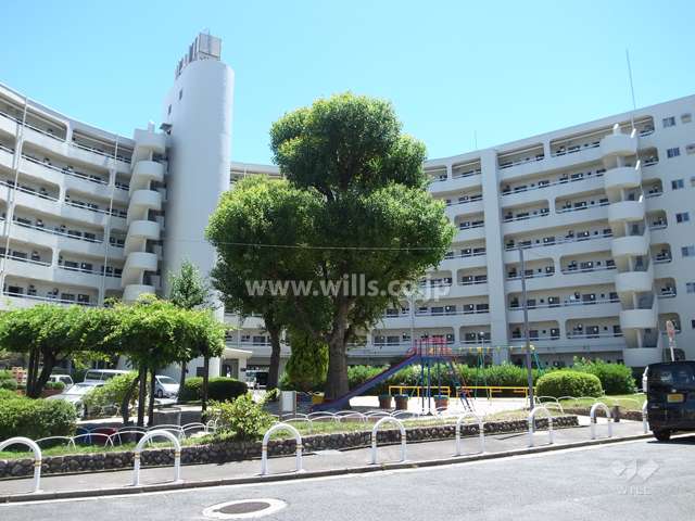 ローズコーポ千里B棟の外観（北西側から）