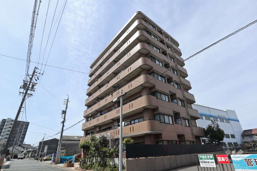 ライオンズマンション善進本町の外観（南東側から）
