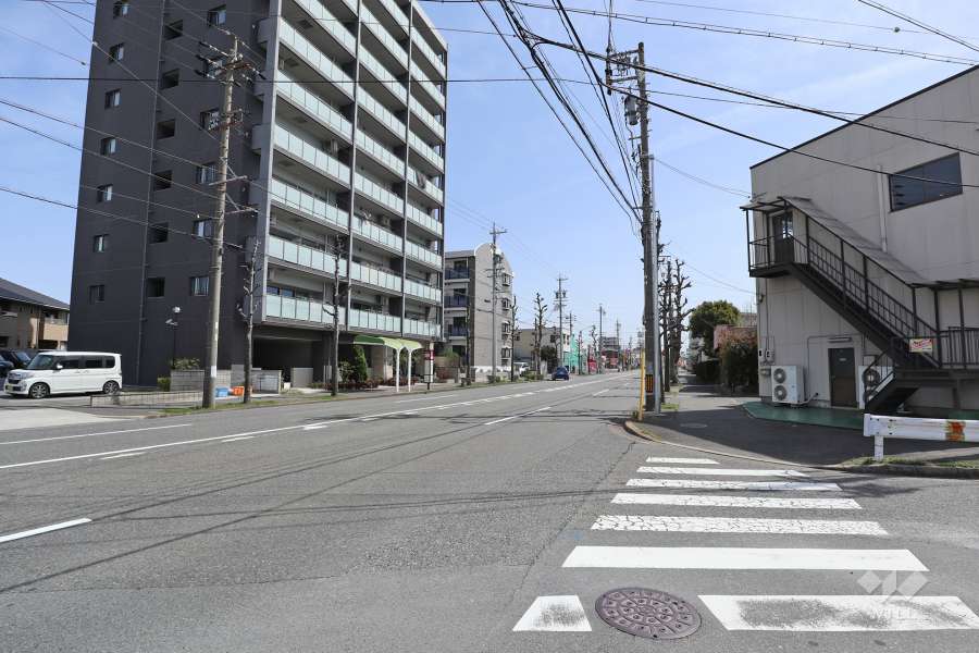 敷地南西側の前面道路