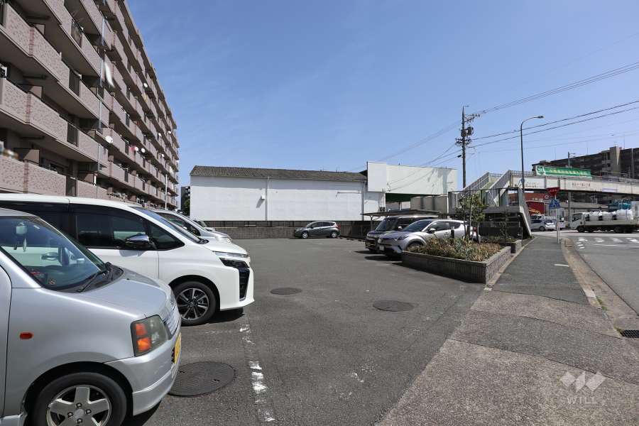 駐車場出入り口・敷地内駐車場（屋外平面式）
