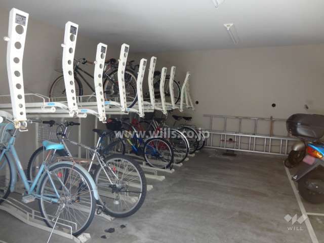屋内にある駐輪場