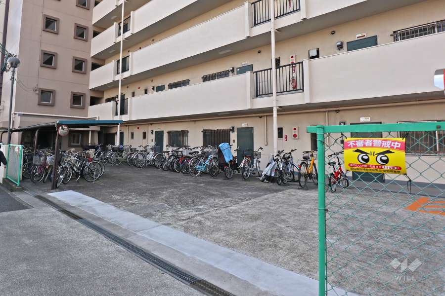 敷地出入口（駐輪場）