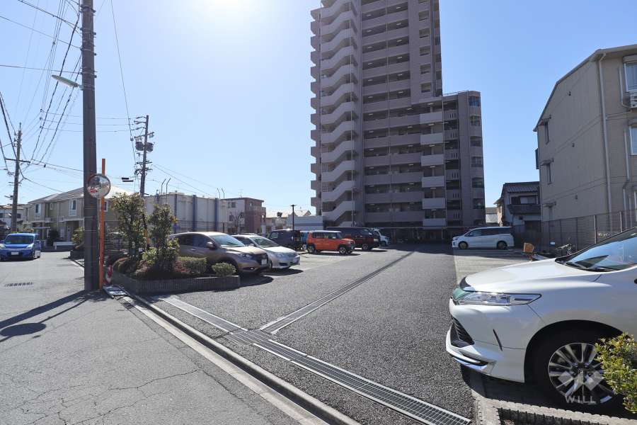駐車場出入り口・敷地内駐車場（屋外平面式）
